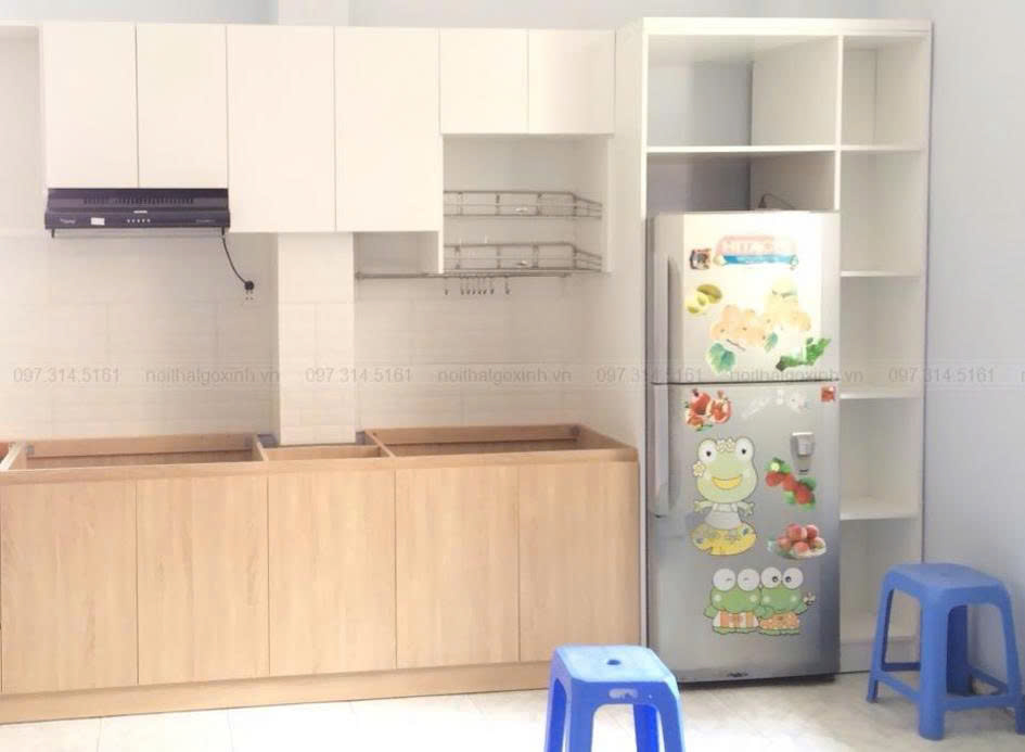 Giá thi công tủ bếp gỗ đẹp hiện đại theo từng chất liệu