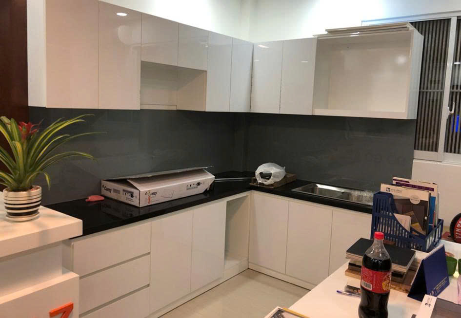 Thiết kế tủ bếp chữ L đẹp tối ưu công năng sử dụng
