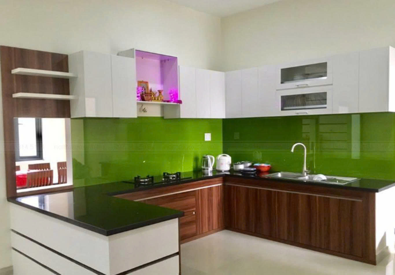 Tủ bếp Melamine chữ U đa năng màu trắng và vân gỗ 0120209VK đẹp hiện đại sang trọng