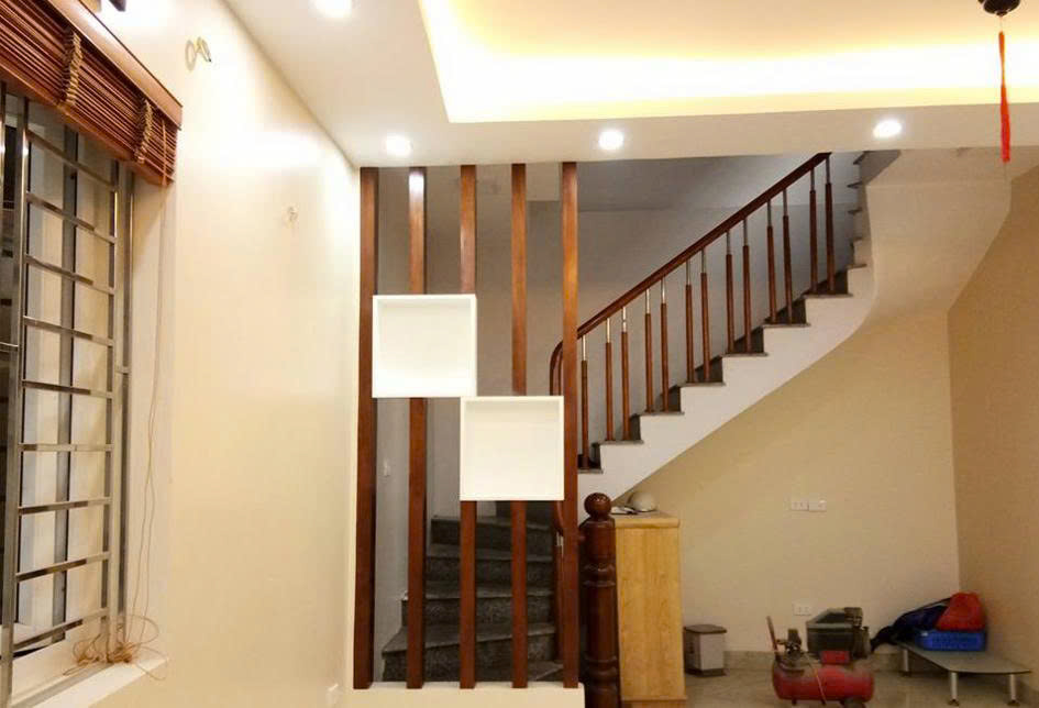Tủ trang trí cánh kính đẹp sang trọng cho phòng khách