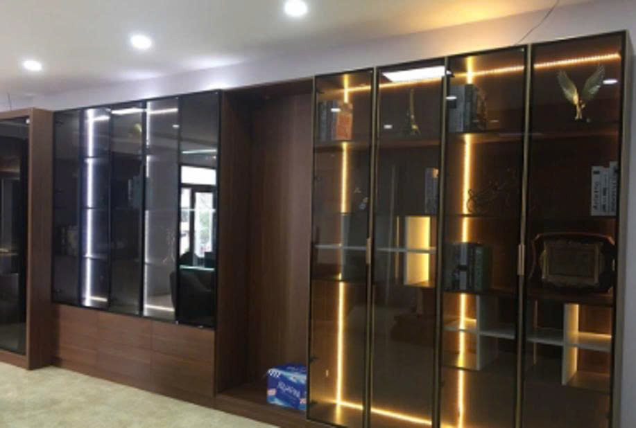 Mẫu tủ trang trí phòng khách đẹp hiện đại cho không gian sang trọng