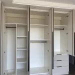 Cải tạo phòng ngủ bằng gỗ công nghiệp: tối ưu không gian và tài lộc đón Tết